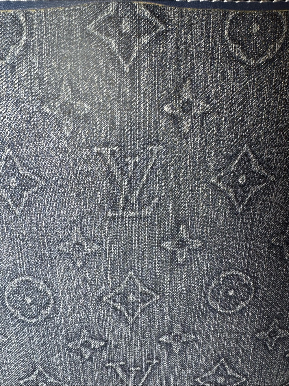 Blue Denim Tote in Faded Blue. No Brand. - Picture 7 of 9